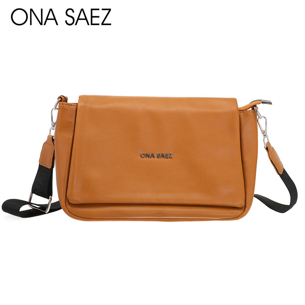 FLOS1226_3.jpg